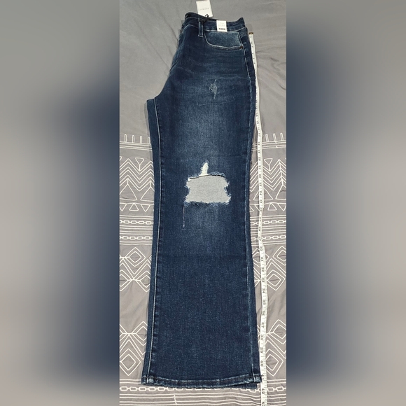 Judy Blue High Waisted Ripped Straight Leg Dad Jeans Size 15/32 - Picture 2 of 10